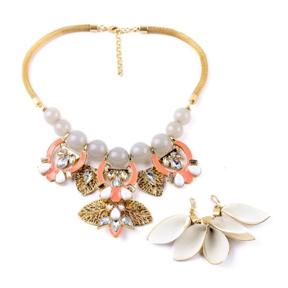 Stella & Dot | Gorgeously Unique Riviera Statement Necklace - Picture 8 of 8
